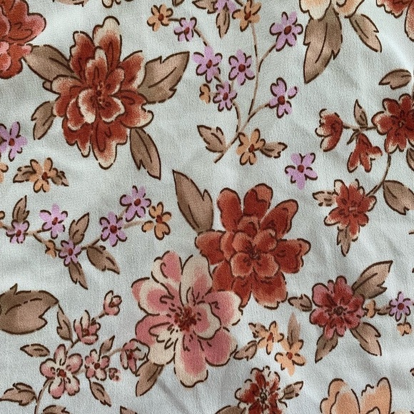 Beacon Apparel Split Neck Floral Blouse NWOT Size XS - Picture 4 of 6